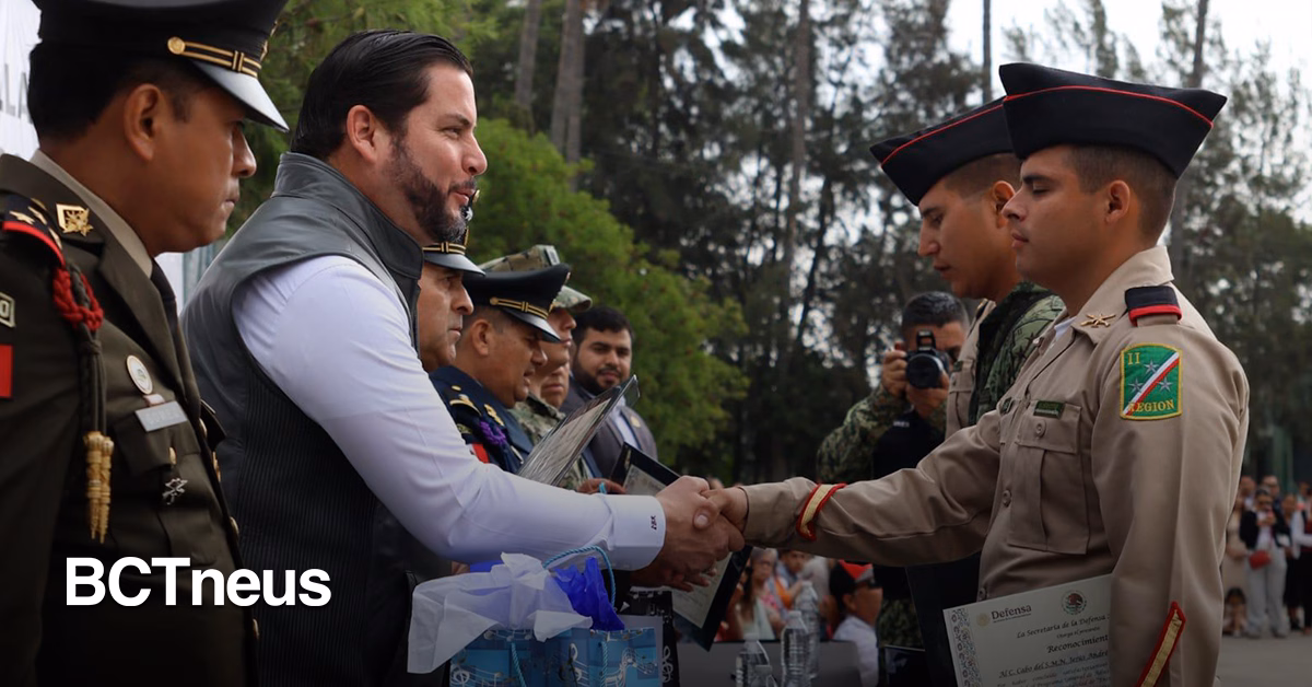 Articulo - Más de 100 soldados liberan cartilla en Tijuana; alcalde subraya su dedicación y compromiso