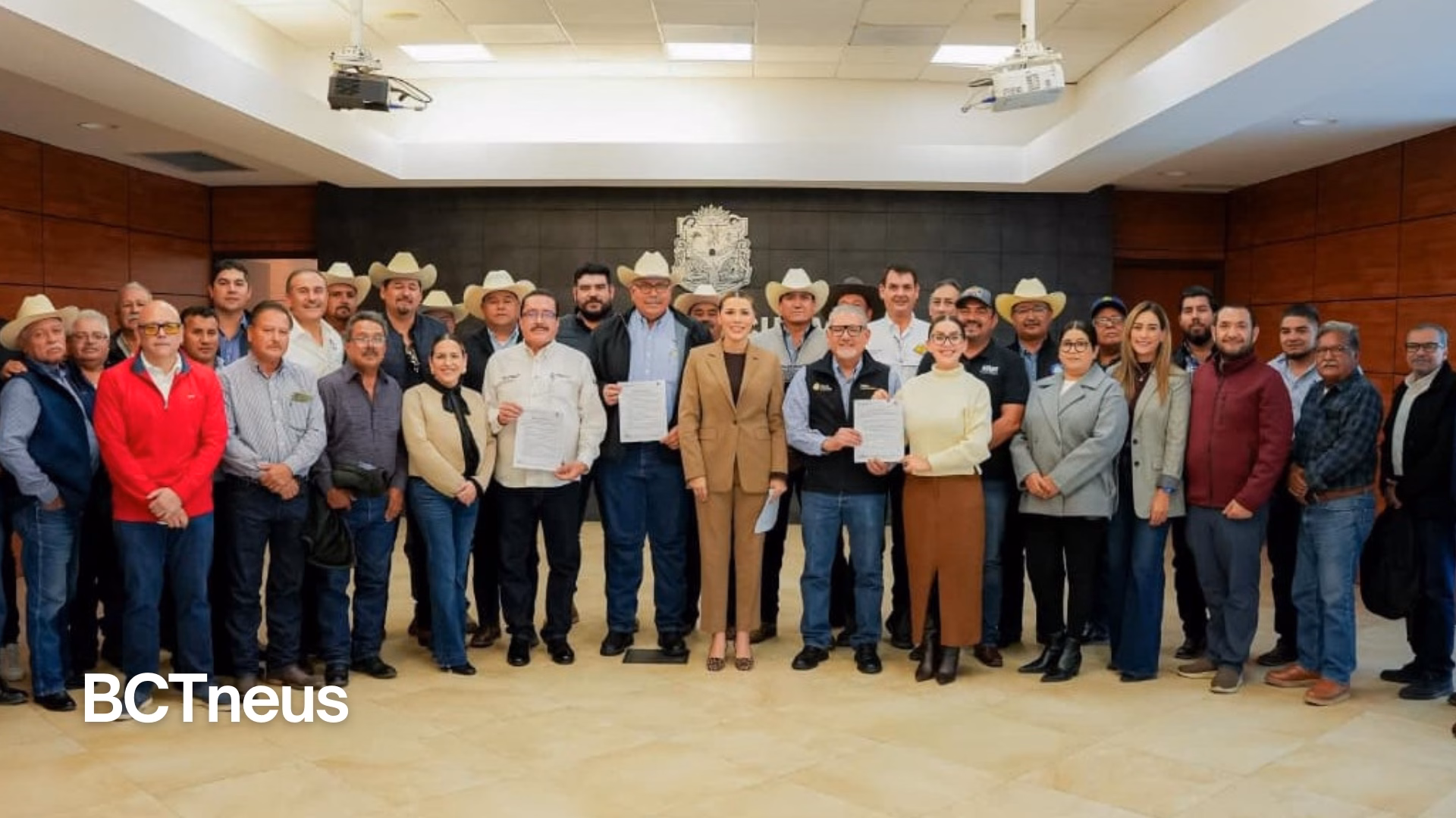 Articulo - Anuncia Marina del Pilar programa para Distrito de Riego 014 en acuerdo con los productores