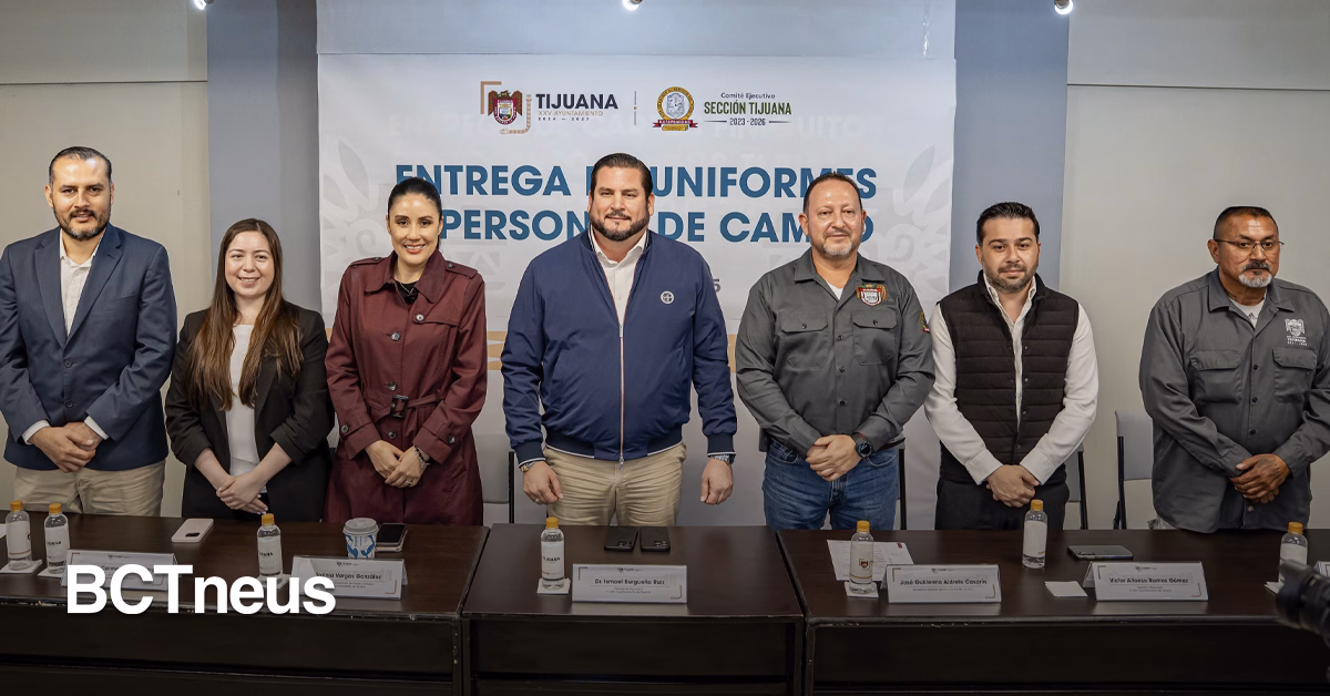 Articulo - Burgueño reafirma su compromiso laboral entregando uniformes a personal de campo del Ayuntamiento