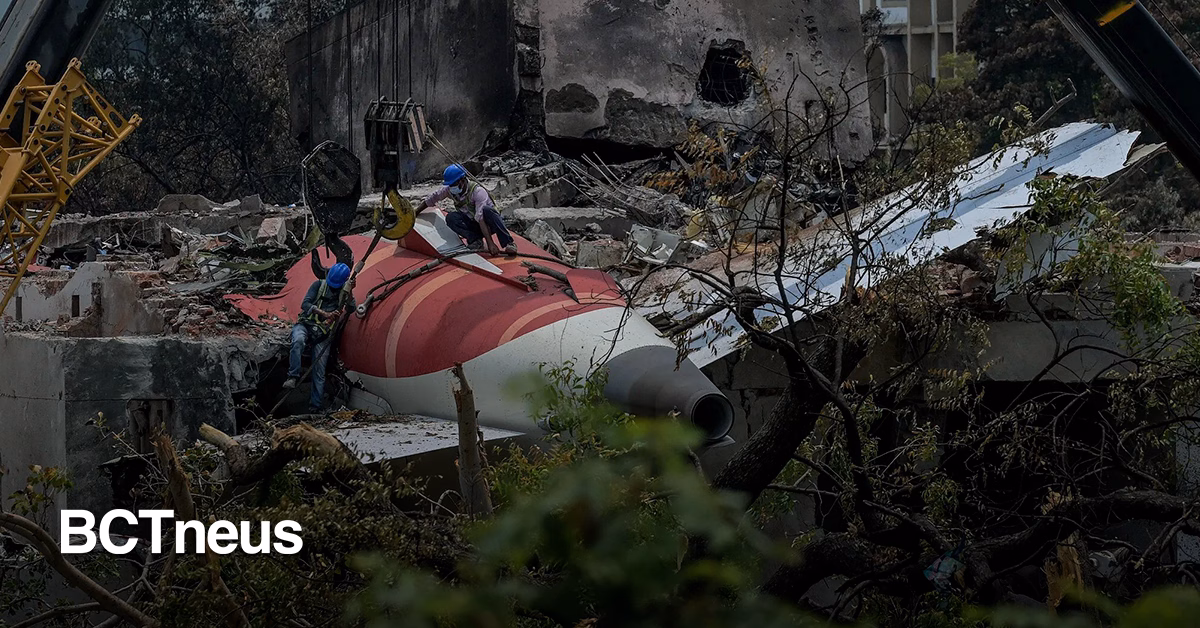 Articulo - Caja negra revela: avión de Air India cayó por error del capitán
