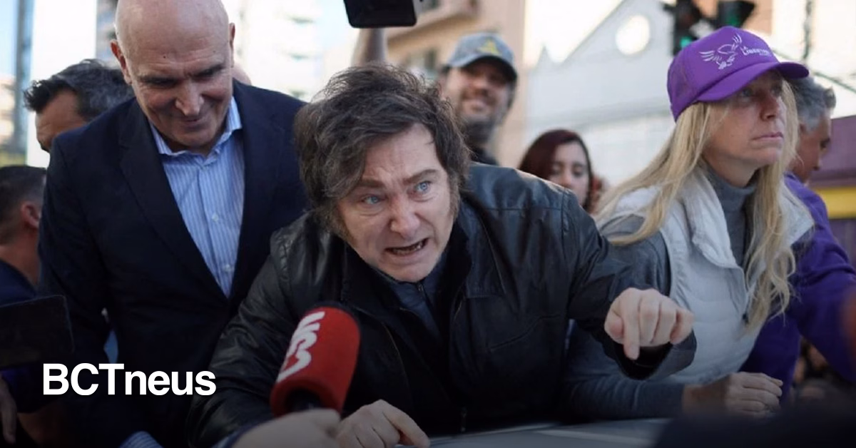 Articulo - Milei es evacuado tras agresiones en caravana electoral en Buenos Aires