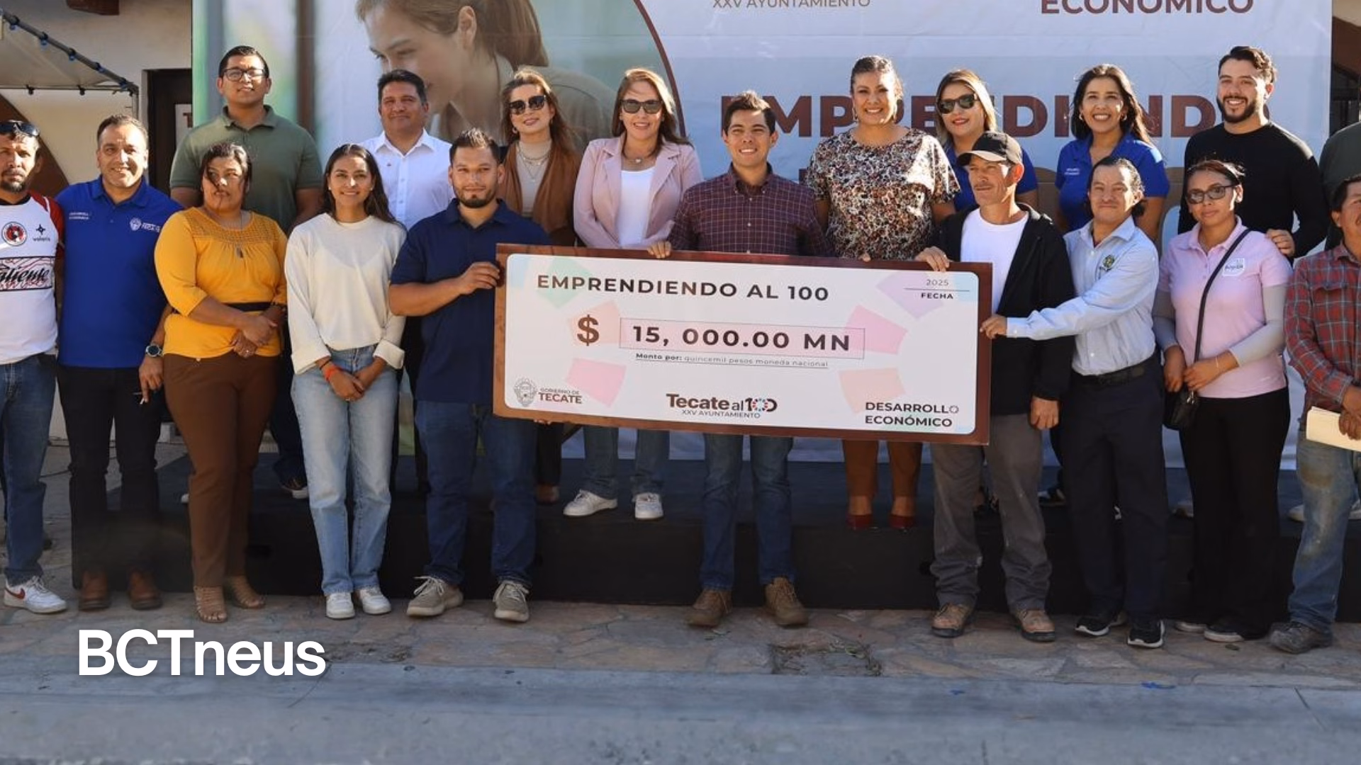 Articulo - Román Cota entrega apoyos del programa “Emprendiendo al 100”