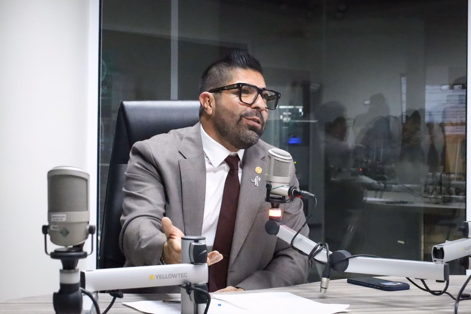 Articulo - Más Puntos Violeta para proteger a las mujeres, propone senador Armando Ayala