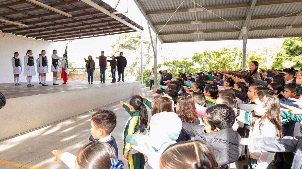 Articulo - Román Cota encabeza Lunes Cívico en primaria de Tecate