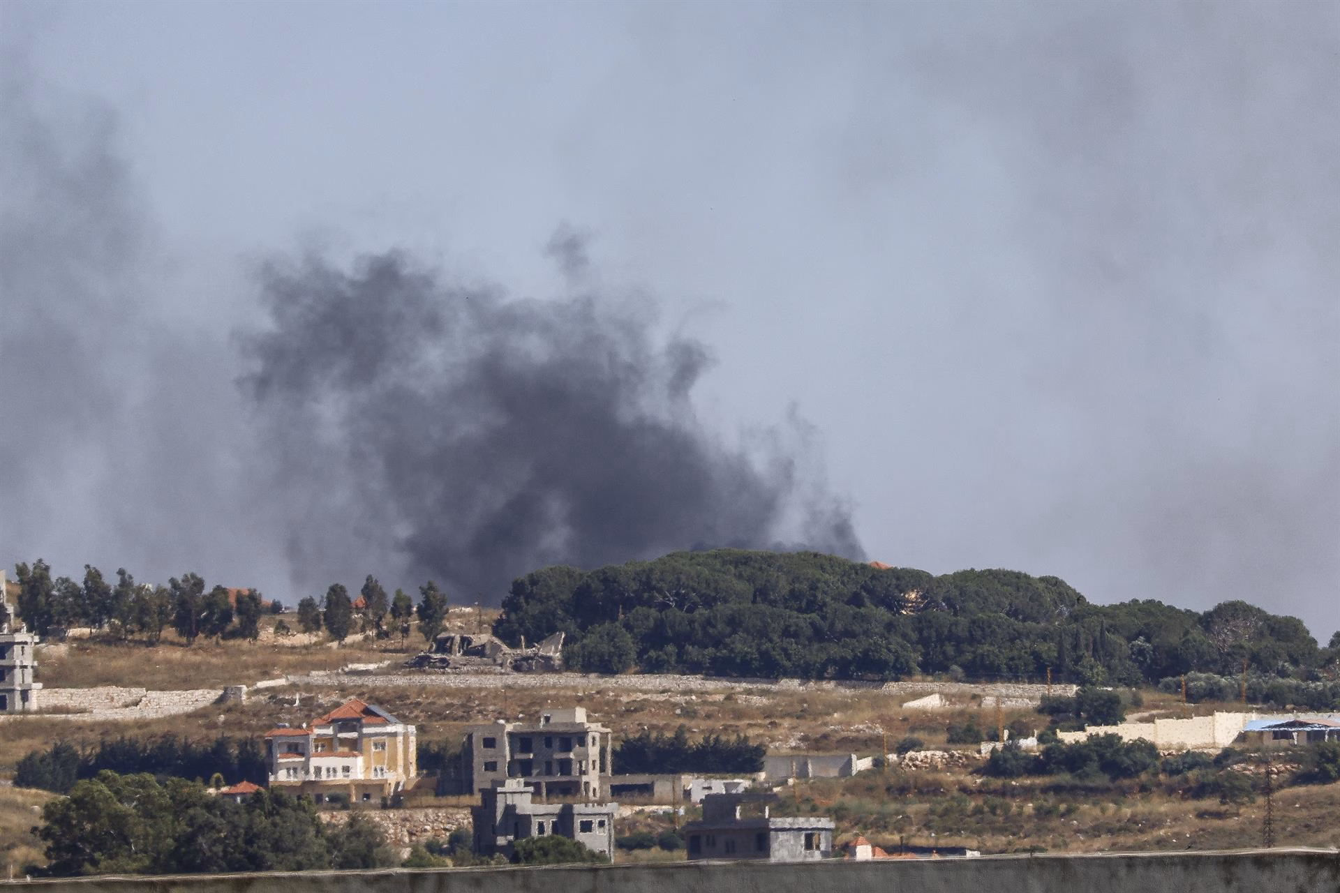 Articulo - Israel y el grupo terrorista Hezbollah acordaron un alto el fuego en Líbano