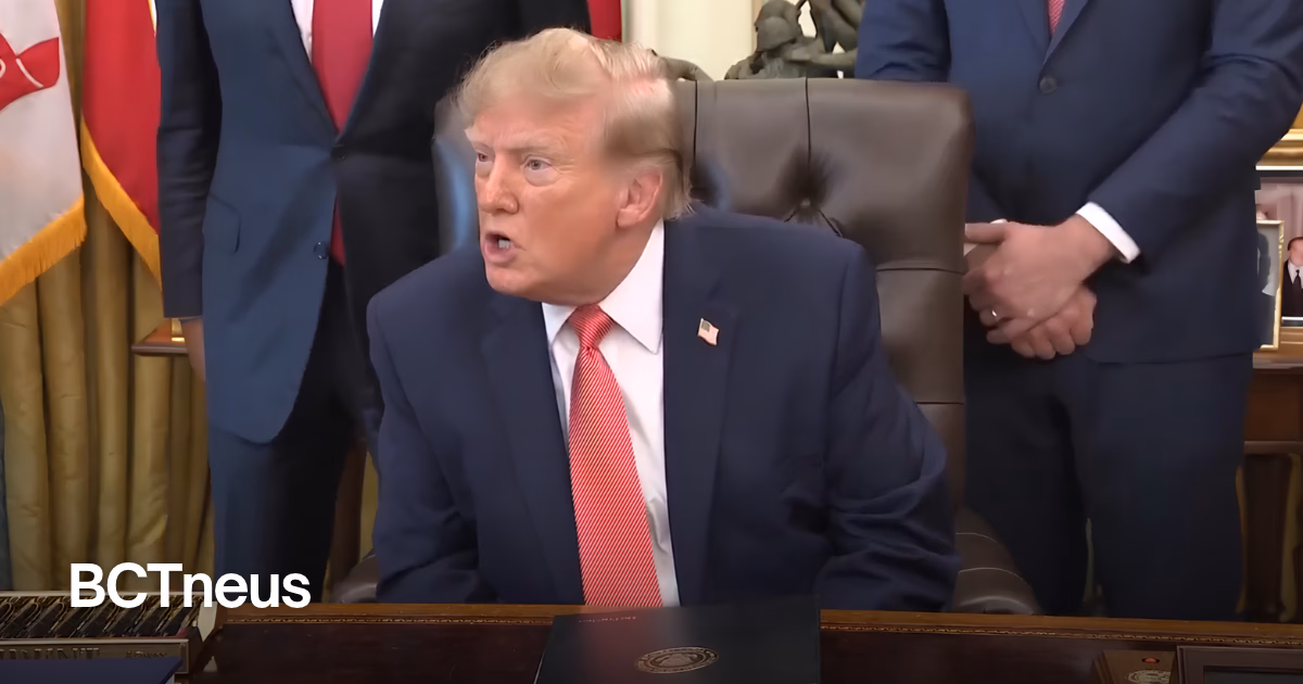 Articulo - Donald Trump arremete contra la prensa e insulta a un periodista durante una tensa rueda de prensa